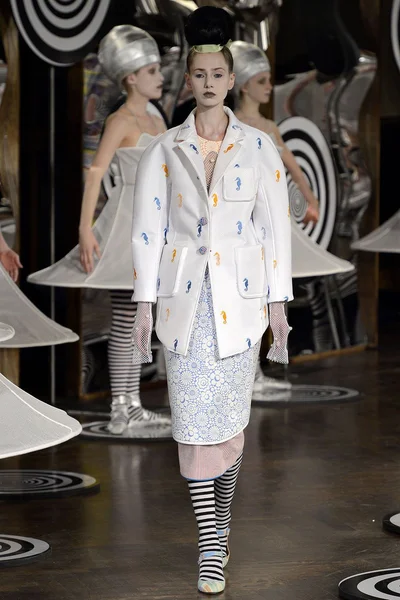 Look 14